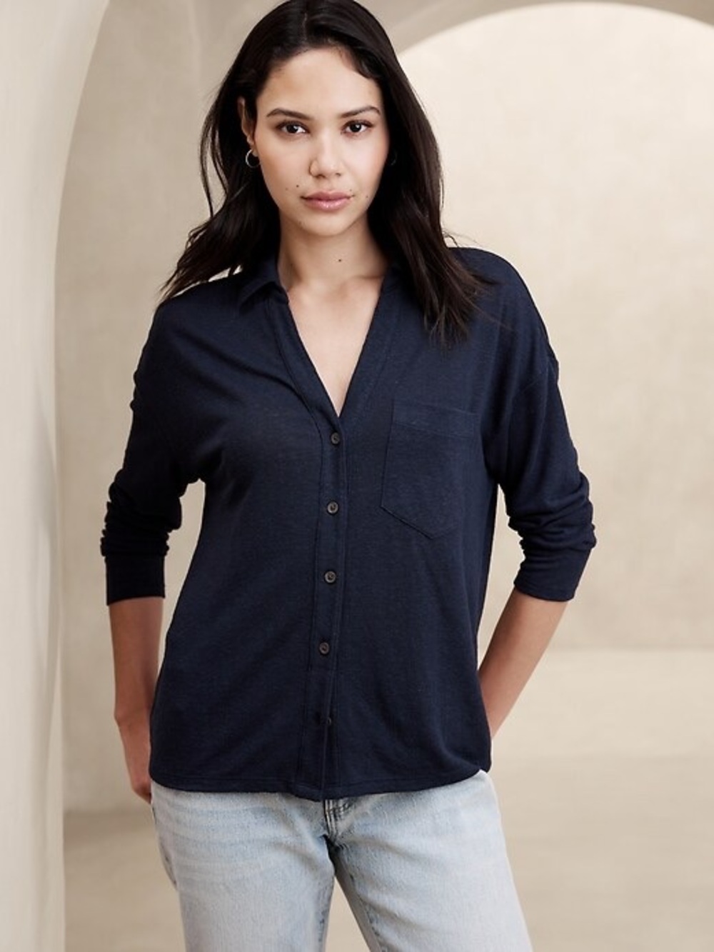 Preppy Navy Linen Blend Banana Republic Top SZ M Quiet Luxury